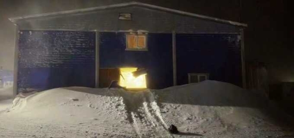 Мужчина на снегоходе пробил стену больницы на Таймыре